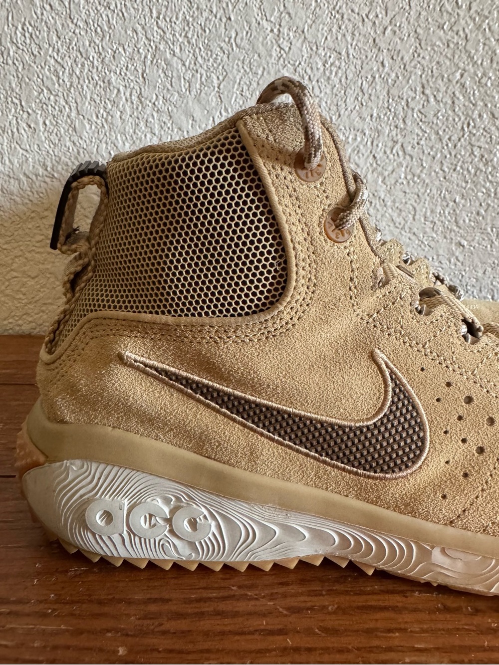 Nike ACG Men’s Sz. 10.5 Angels Rest Hiking Trek Boots Light Bone Streetwear - Picture 7 of 11